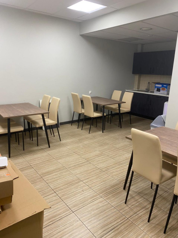 Кухня и столы для компании "Строймонтаж". Фото 4