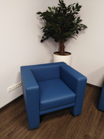 Мягкая зона в переговорной для компании AGenYZ. Фото 2