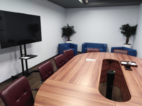 Мягкая зона в переговорной для компании AGenYZ. Фото 6